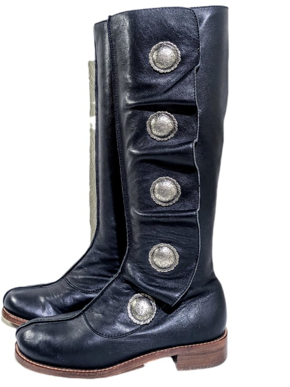 Gee WaWa Over the Calf Zip up Leather Medallion Boots Women's Sz 6M - Picture 2 of 8